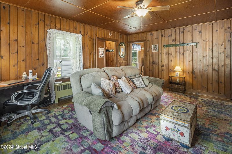 3rd image of 101 Pershing Avenue