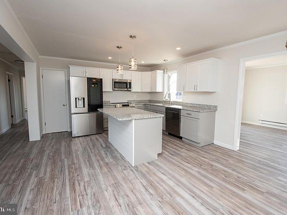 4th image of 31598 Jestice Farm Rd