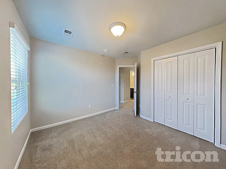 312 Winston Ln — Photo 11