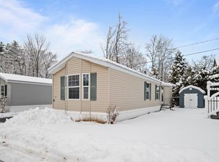 26 Amherst Rd, Newmarket, NH 03857