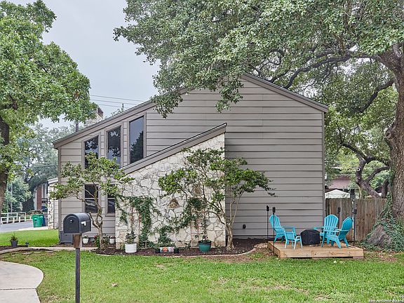2nd image of 15502 elm park