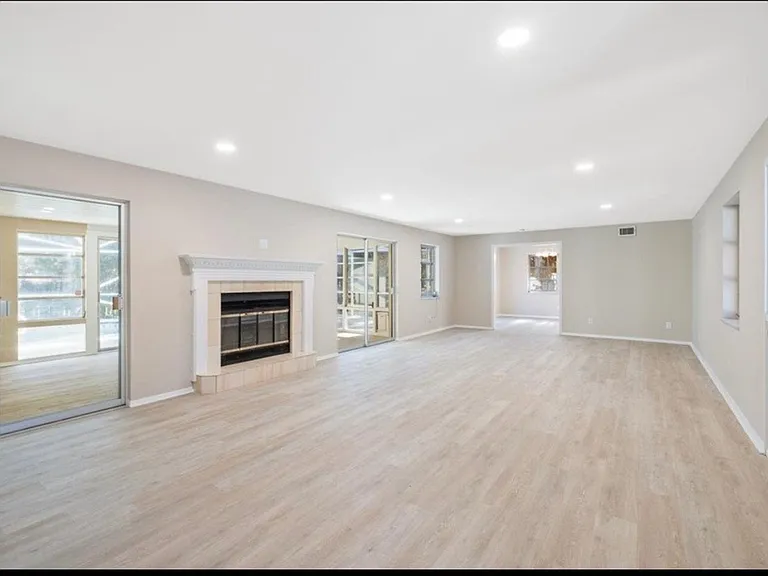 835 Royal Palm Pl — Photo 6