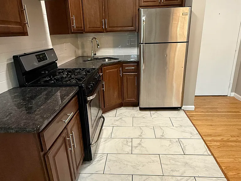 244 Allen St #4 — Photo 3