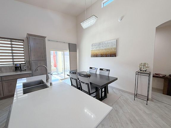 4th image of 18 Camel Rd