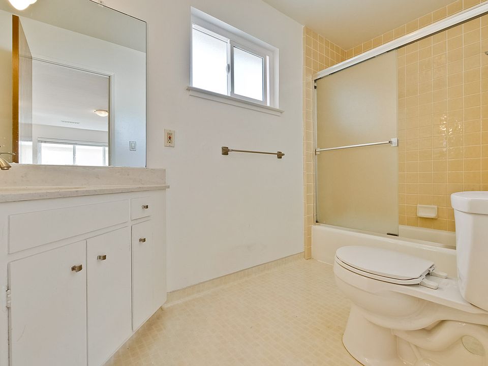 1st image of 303 College Ave #1