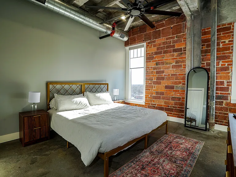 217 N Locust St #6A — Photo 11