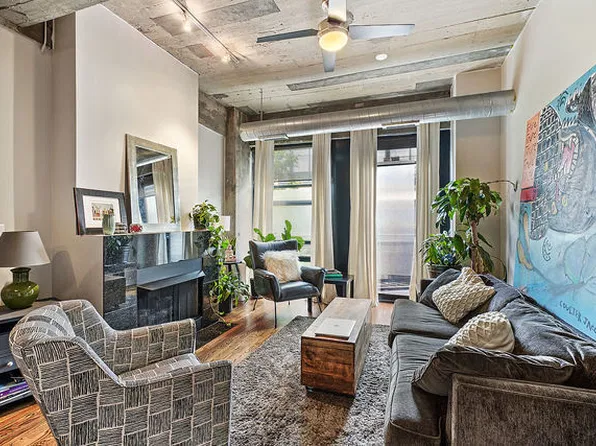 1110 W 15th St #3, Chicago, IL 60608