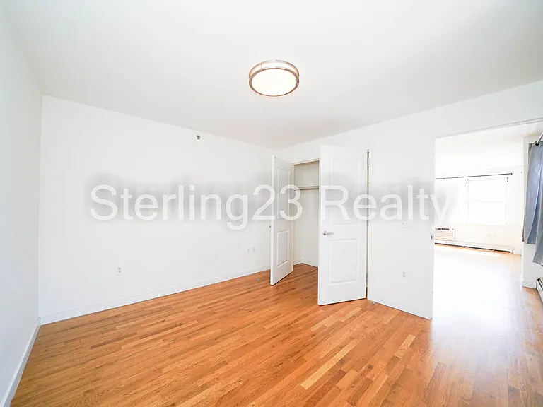 2550 Crescent St #2C — Photo 11
