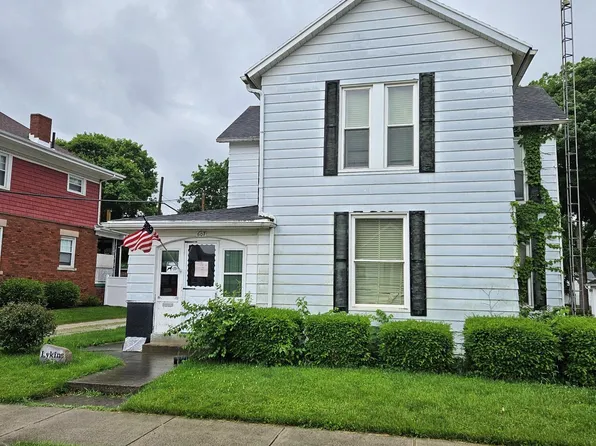 607 W Pearl St, Wapakoneta, OH 45895