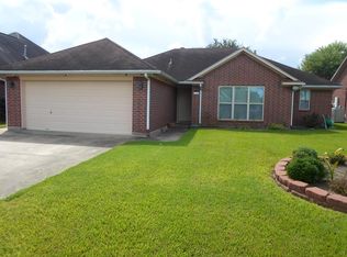702 Live Oak Ave, Bay City, TX 77414