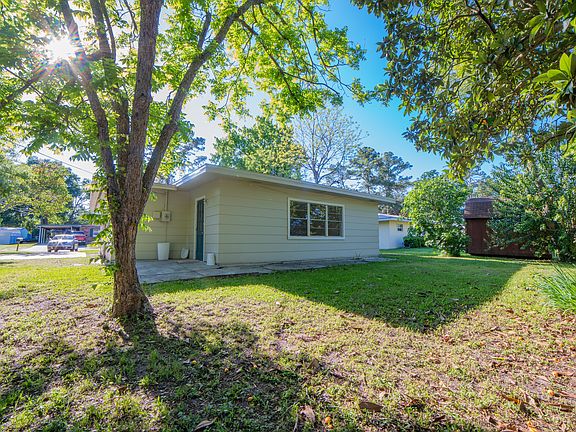 4th image of 1409 Longleaf Dr
