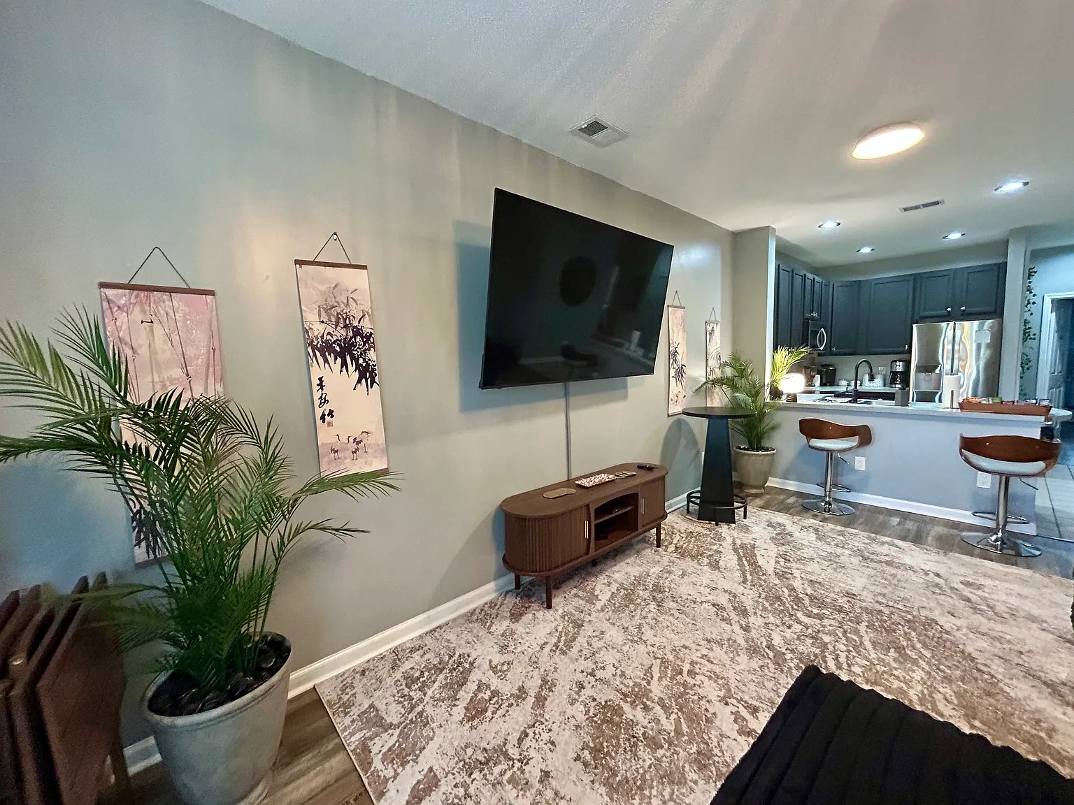 4545 Girvan Dr — Photo 4