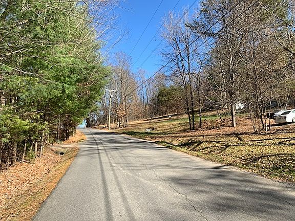 Exterior Neighborhood (street photo)
