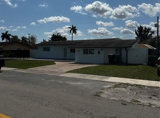 630 W 50th Pl, Hialeah, FL 33012