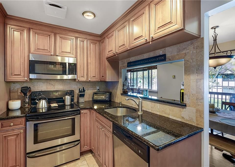 1st image of 142 Richard Ct