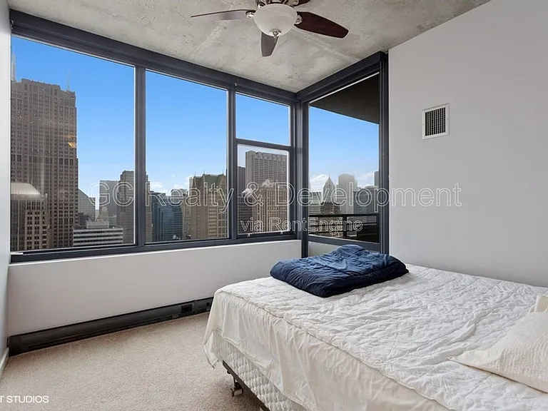235 W Van Buren St #4501 — Photo 9