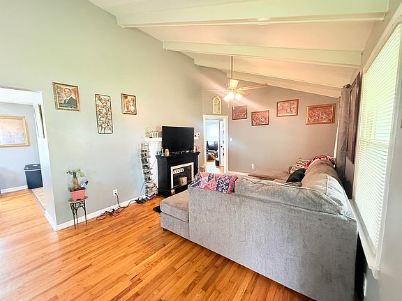 2nd image of 1009 Ridgeway St