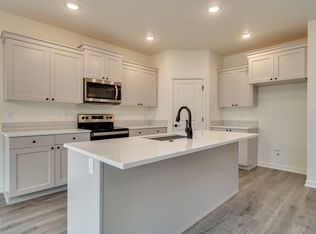1521 NE Forest Park St, Estacada, OR 97023