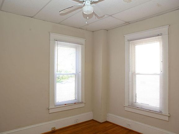 4th image of 1222 W Market St APT B