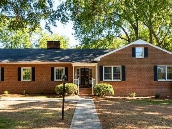 700 Yorkshire Rd, Winston Salem, NC 27106