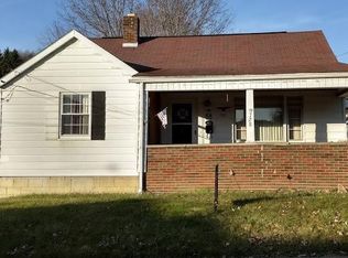 728 1st Ave, Ellwood City, PA 16117