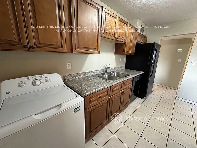 3808 W Glendale Ave — Photo 7