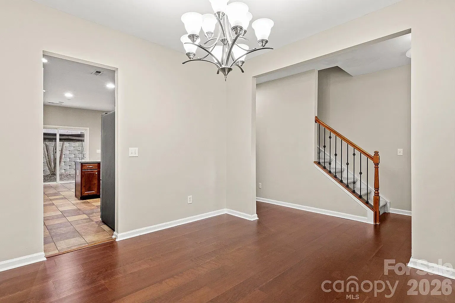9055 Pembroke Ct — Photo 3