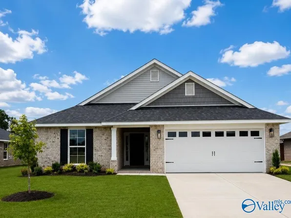 102 Sidney Ruth Dr, New Market, AL 35761