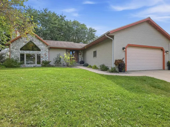 111 Tena Marie Cir, Lodi, WI 53555