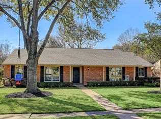 10707 Burgoyne Rd, Houston, TX 77042