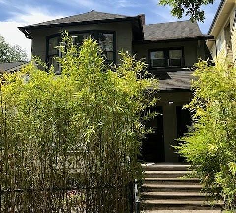 4th image of 521 Federal Ave E #3