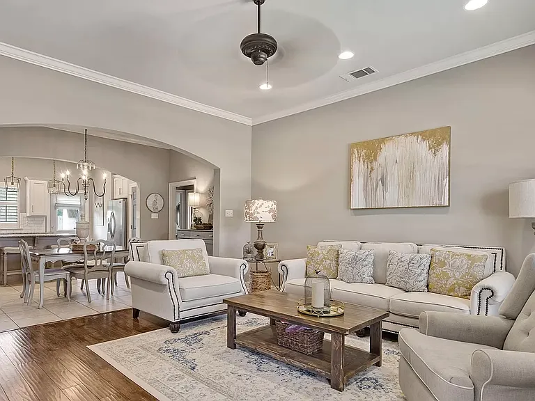 205 Oak Path Dr — Photo 12