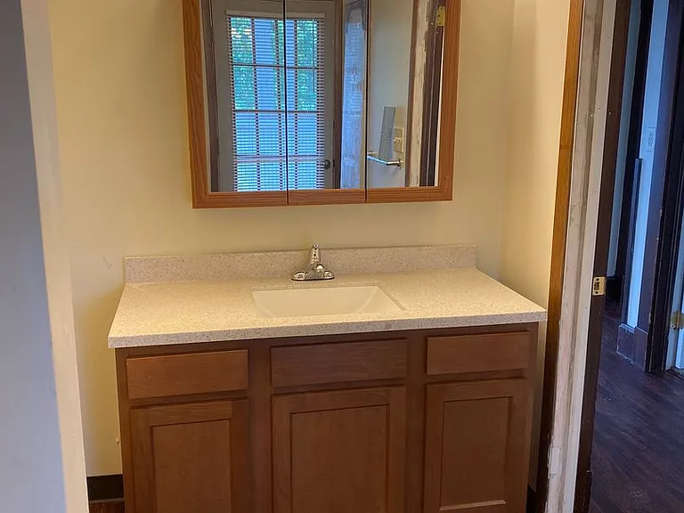 326 E Liberty St — Photo 12