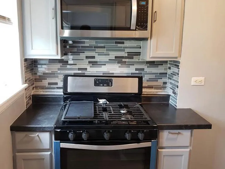 7830 S South Shore Dr #6 — Photo 4