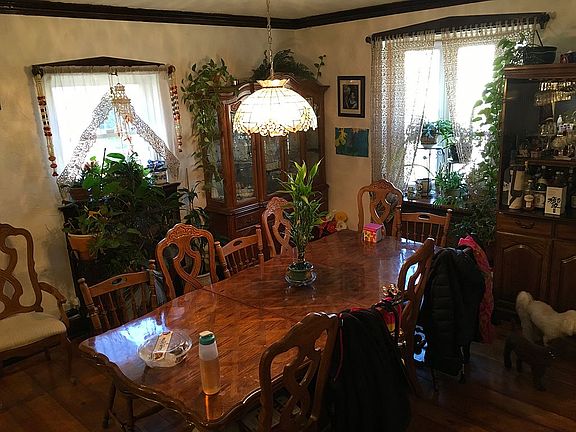3rd image of 8068 Dumphries Pl