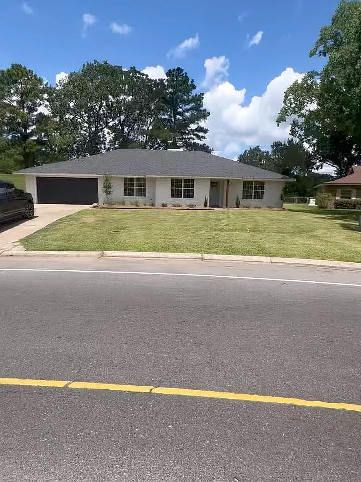 2605 Cuba Blvd — Photo 1