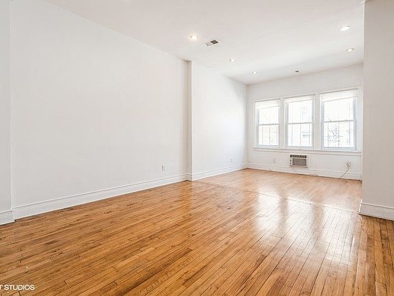3rd image of 1376 W Grand Ave APT 2R