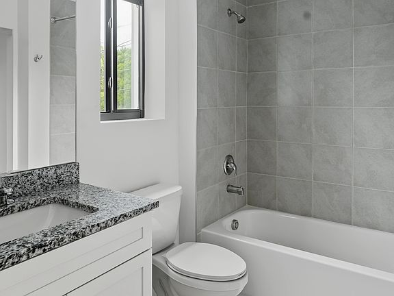 5th image of 1310 Lake Ave #4