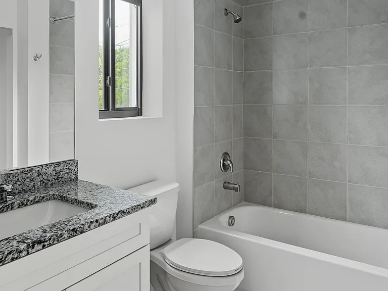 1310 Lake Ave #4 — Photo 5
