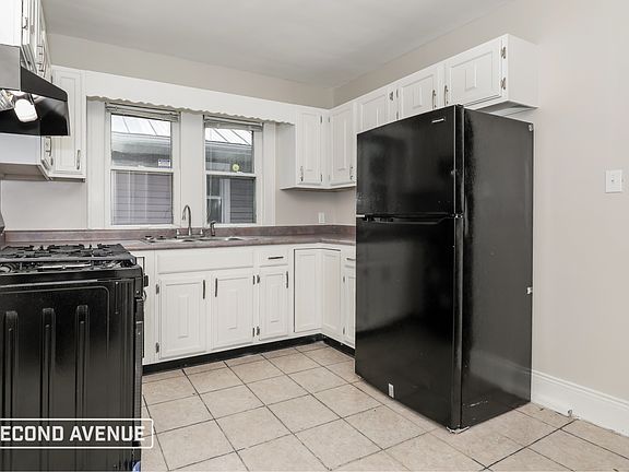 4th image of 2536 E 17th St