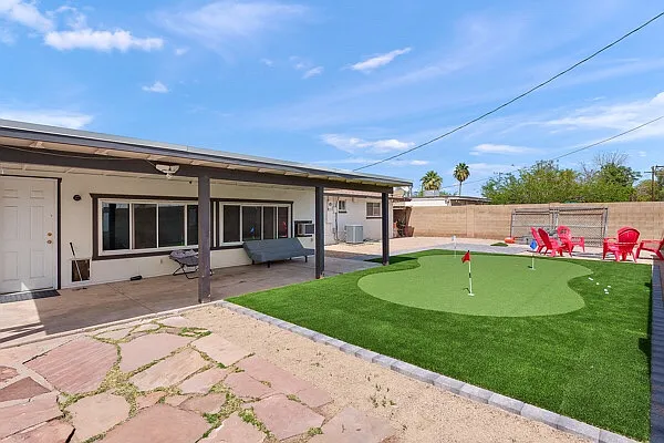 817 W Romo Jones St — Photo 2