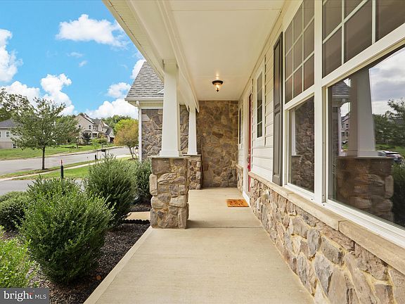 4th image of 1021 Jamis Pl