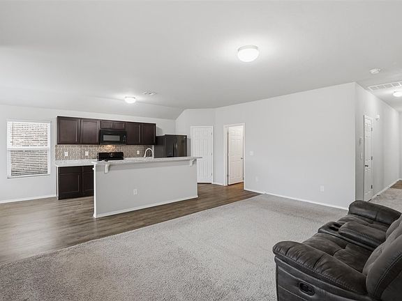 3rd image of 1813 E Brooke Ave