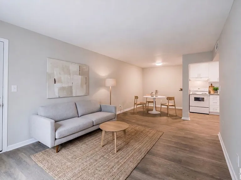 Modern Living in the Heart of Northlake — Photo 71
