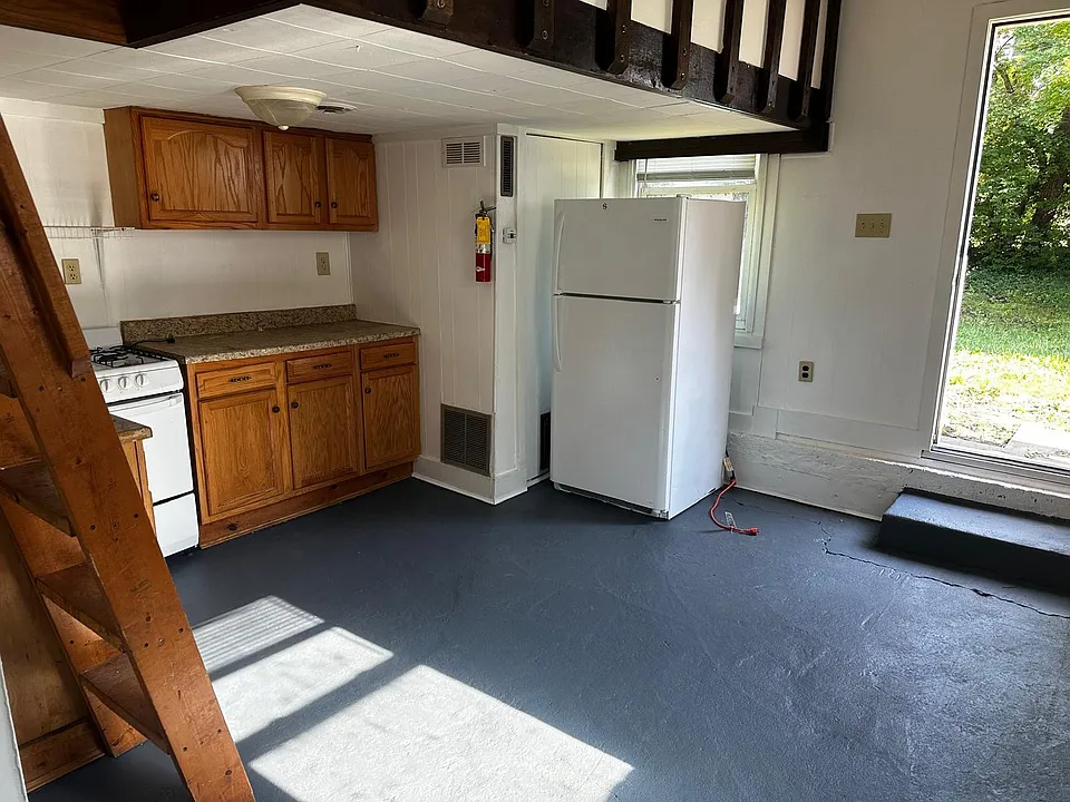 15 N Locust St #C