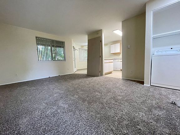 4th image of 5702-5710 NE Prescott St #24