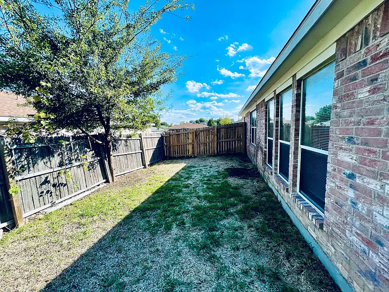 10824 Ives St — Photo 14