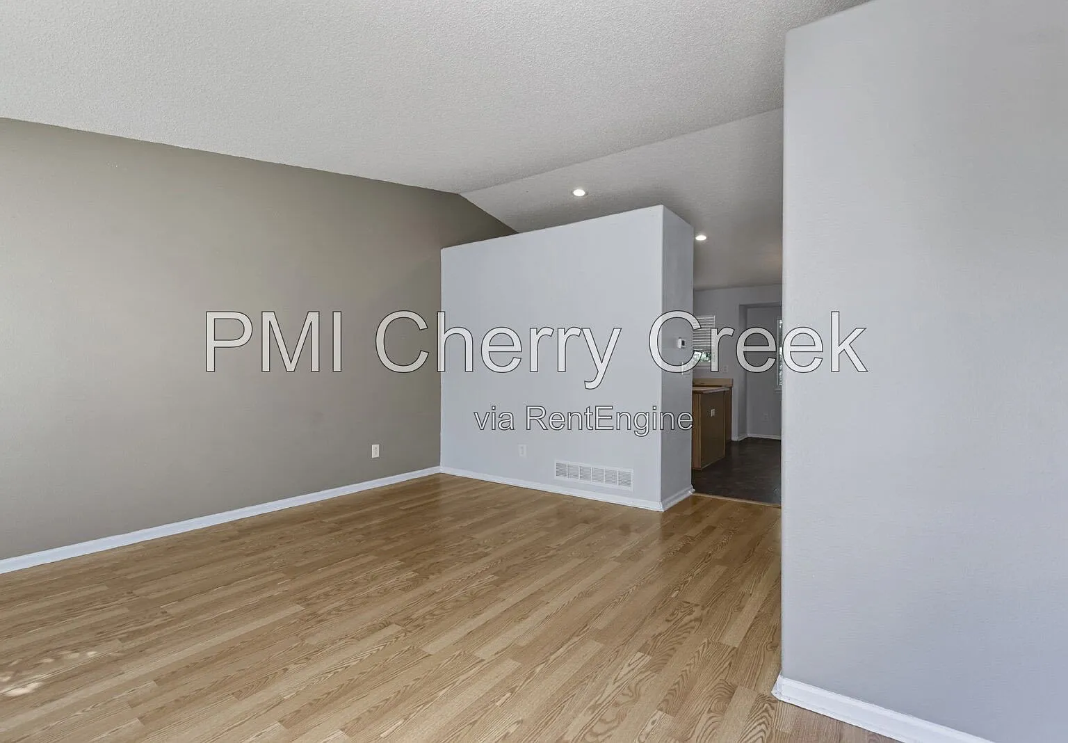 3 bed, 2.5 bath, 1830 sqft, $2,995 — Photo 4