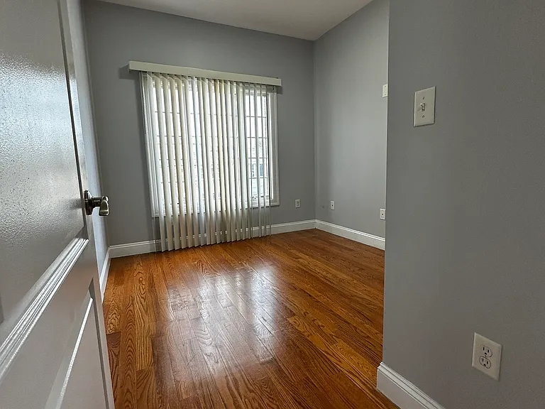 187 Zabriskie St #2 — Photo 17