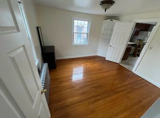 35 Harding St, Hamden, CT 06518